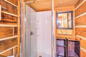 House (2 Bedrooms) | Interior - Homey Sevierville Getaway w/ Hot Tub & Deck! (Sevierville)