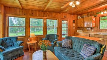 House (2 Bedrooms) | Interior