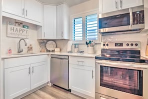 Interior - Pools, Tennis + Beach Access: Hilton Head Escape! (Hilton Head Island)