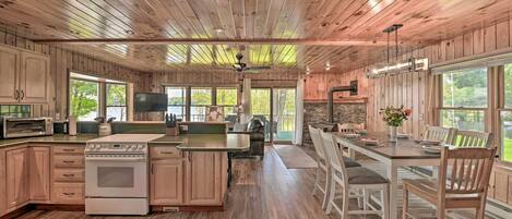 House (4 Bedrooms) | Interior