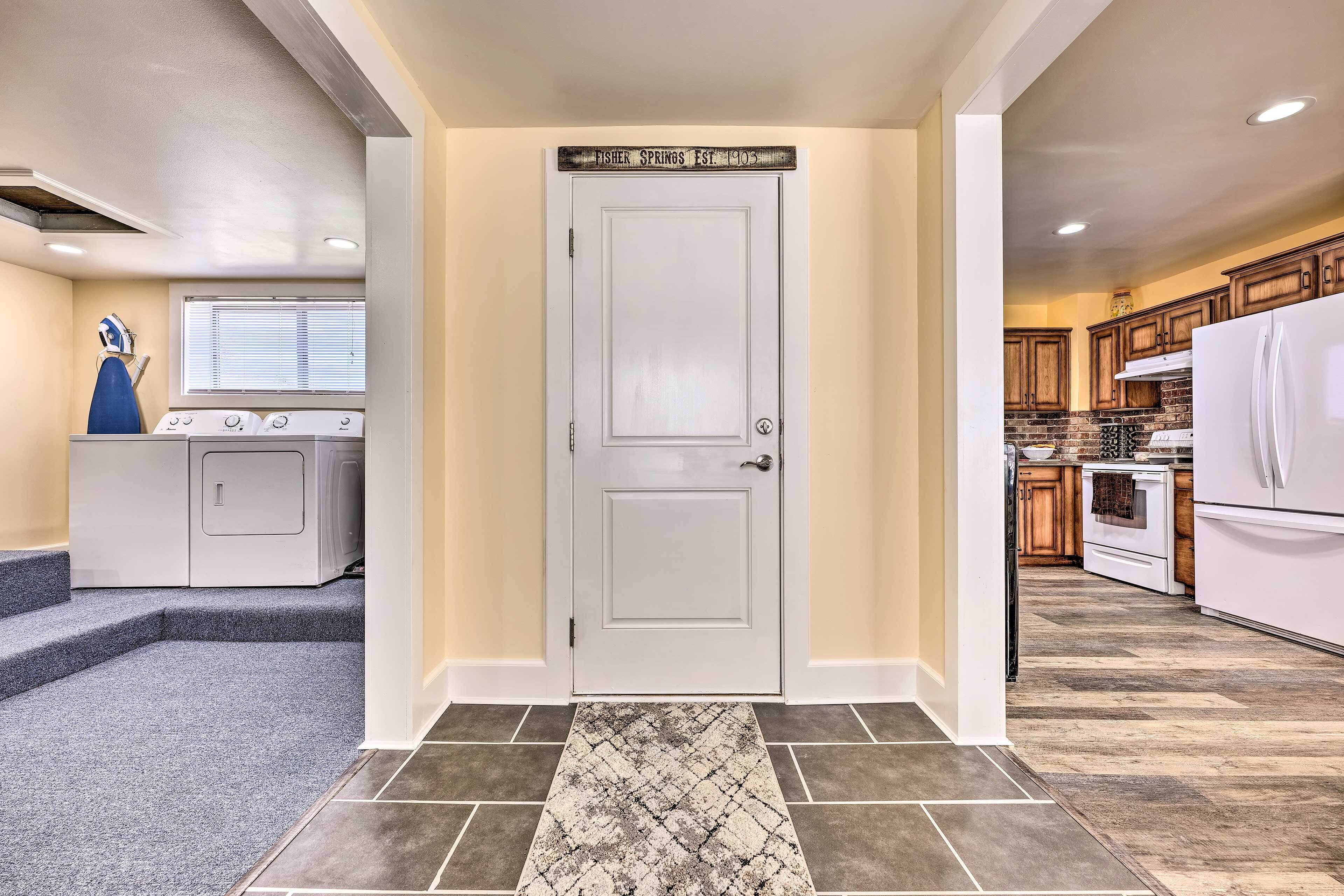 Fisher Springs Home, 12 Mi to Anthony Lake!