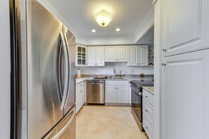 Interior - Bradenton Beach Condo w/ Patio: Walk to Ocean! (Bradenton Beach)