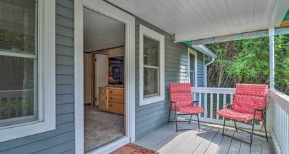 Near Hiking + Dining: Dtwn Sylva Cottage!