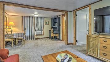 Cottage (2 Bedrooms) | Interior