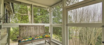 Historic Farmhouse w/ Chef's Kitchen Near Wineries