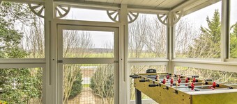 Historic Farmhouse w/ Chef's Kitchen Near Wineries