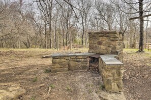 House (4 Bedrooms) | Interior - Historic Farmhouse w/ Chef's Kitchen Near Wineries (Gordonsville)