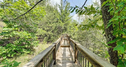 Secluded Tuskahoma Retreat w/ Deck & Views!