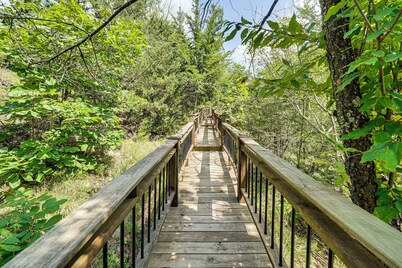 Secluded Tuskahoma Retreat w/ Deck & Views!