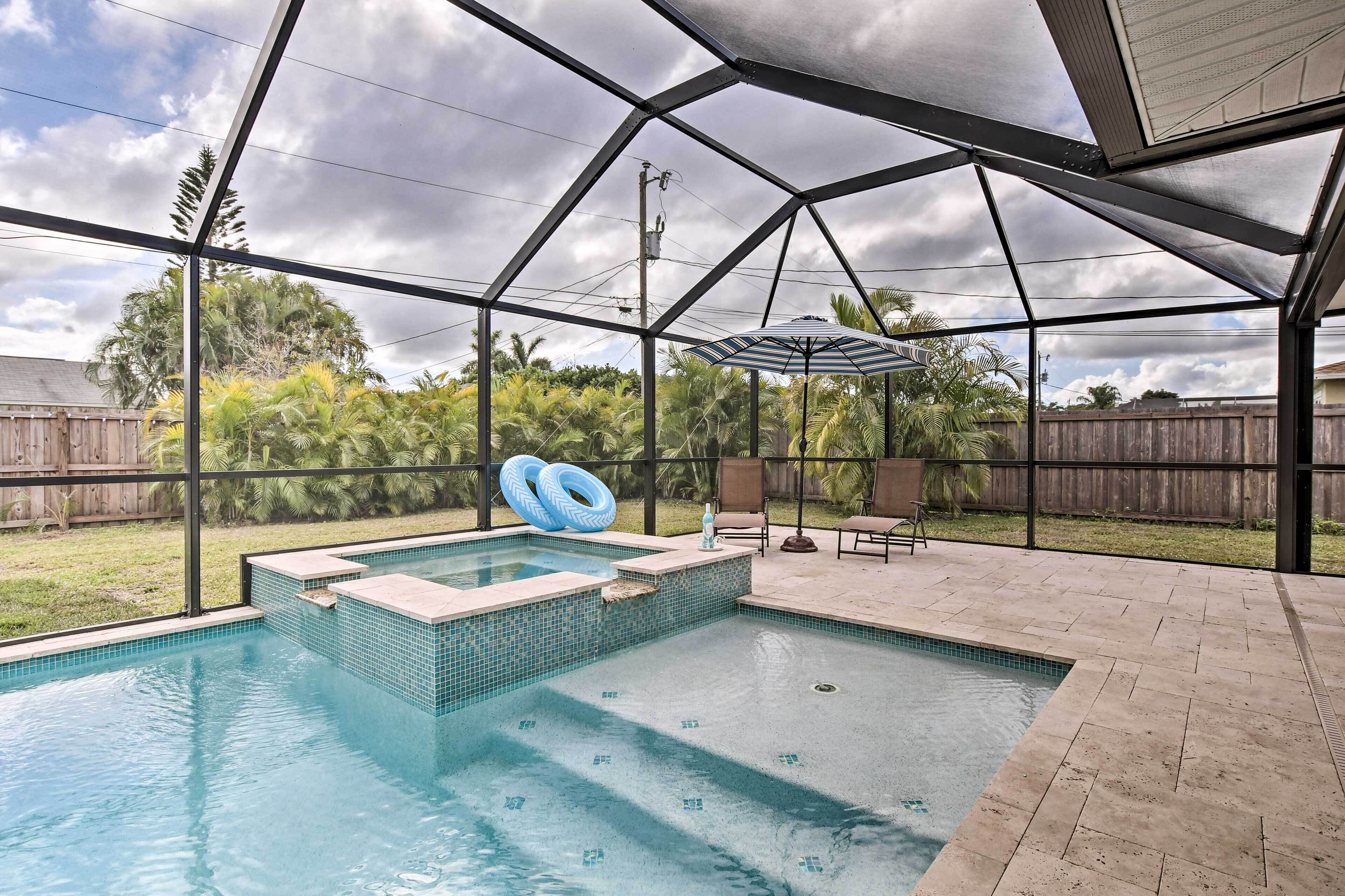 The Pelican Escape w/ Lanai ~3 Mi to Downtown!