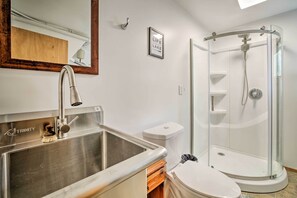 Apartment (3 Bedrooms) | Interior - Spacious Apartment on Lake Sawyer w/ Fireplace! (Black Diamond)