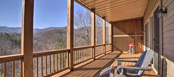 Beautiful Whittier Condo w/ Deck + Mtn Views!