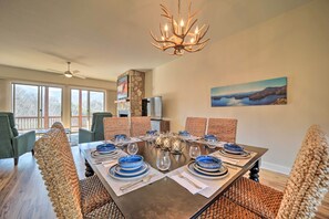 Apartment (2 Bedrooms) | Interior - Beautiful Whittier Condo w/ Deck + Mtn Views! (Whittier)