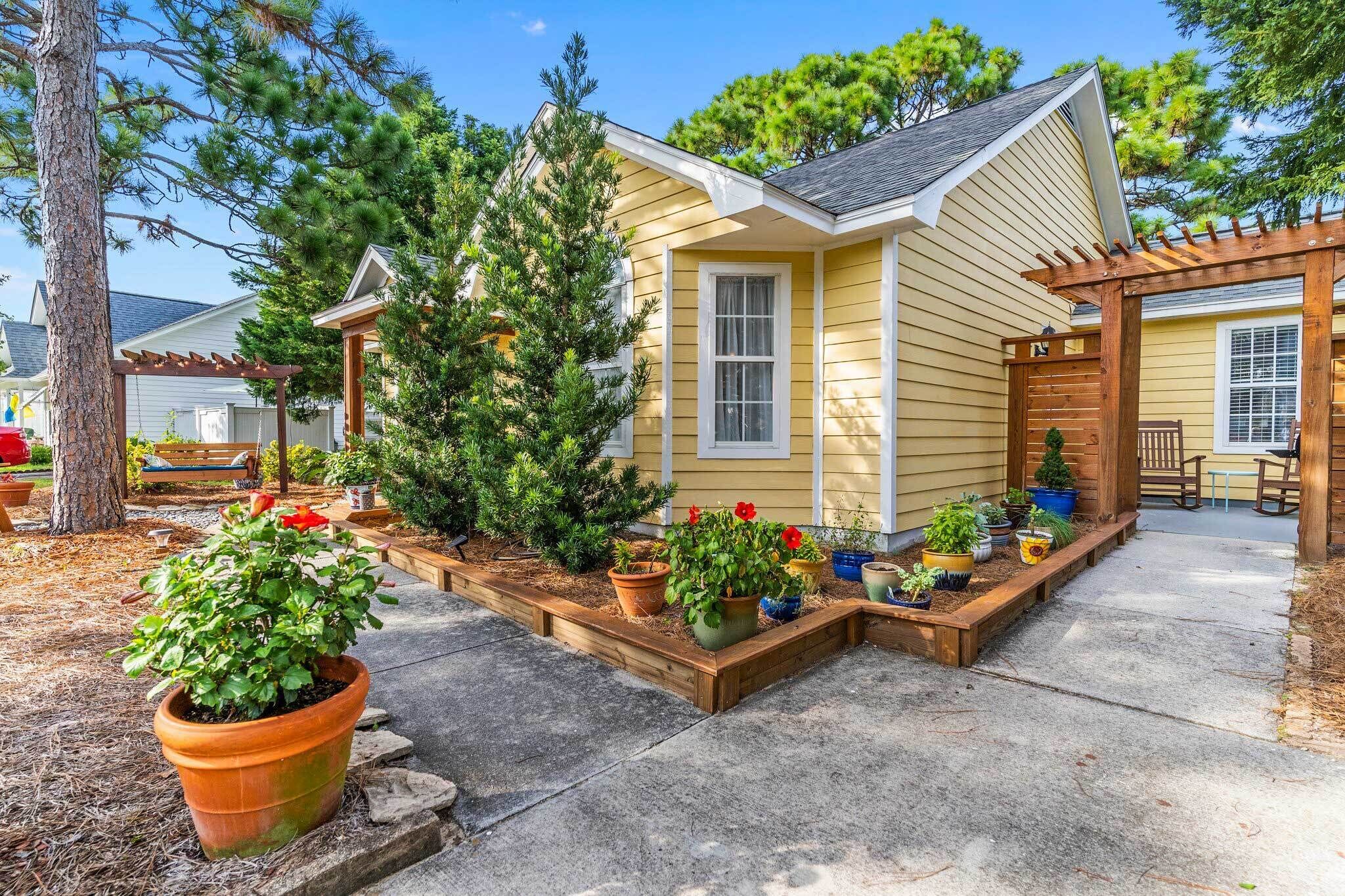 Bright Wilmington Home - Close to the Beach!