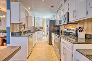 House (2 Bedrooms) | Interior - Peaceful Wilmington Home Near Beach & Downtown! (Wilmington)