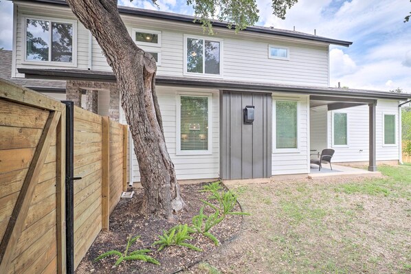 Interior - Gorgeous Georgetown Home, Walk to the Square! (Georgetown)