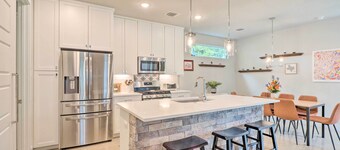 Gorgeous Georgetown Home, Walk to the Square!