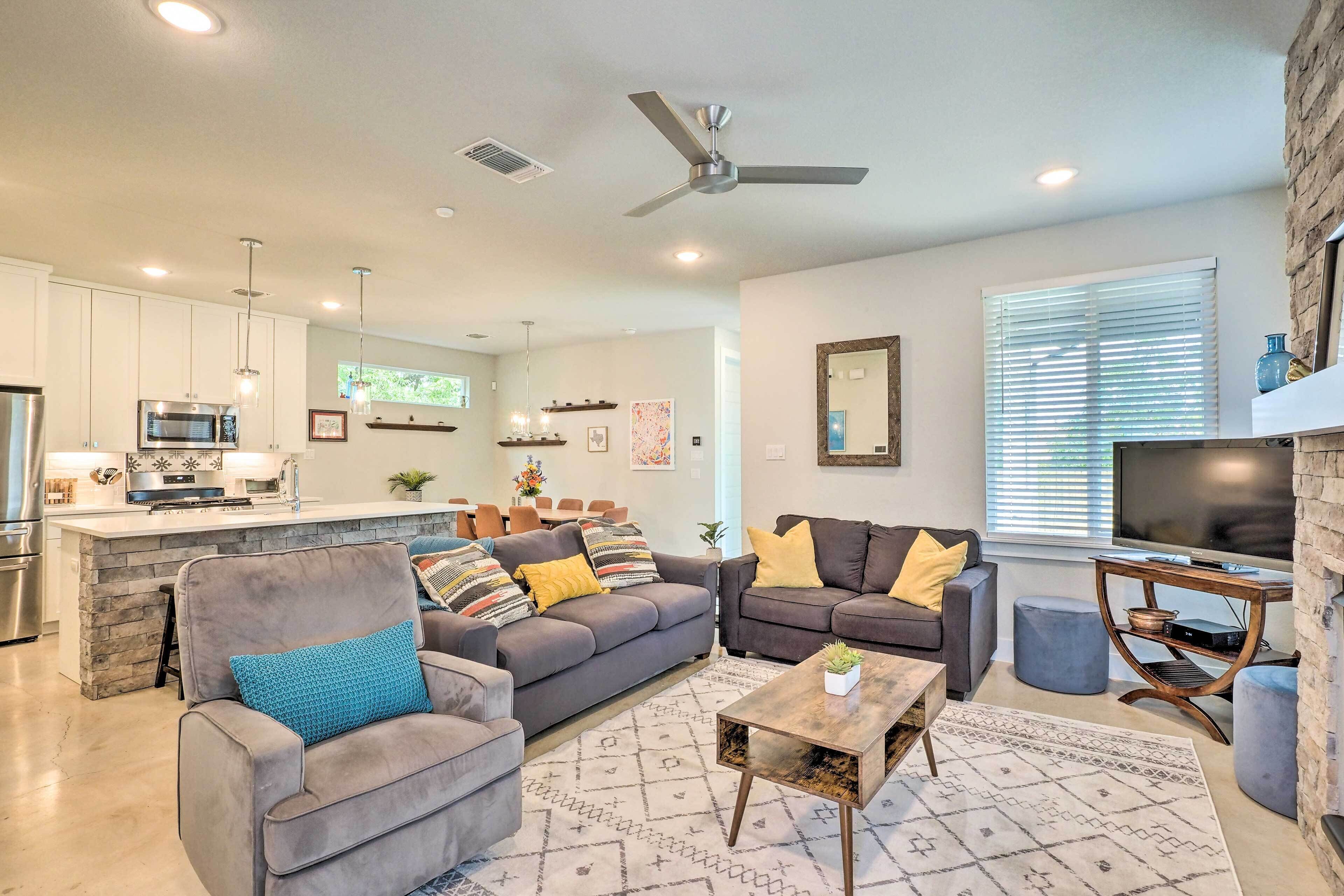 Gorgeous Georgetown Home, Walk to the Square!