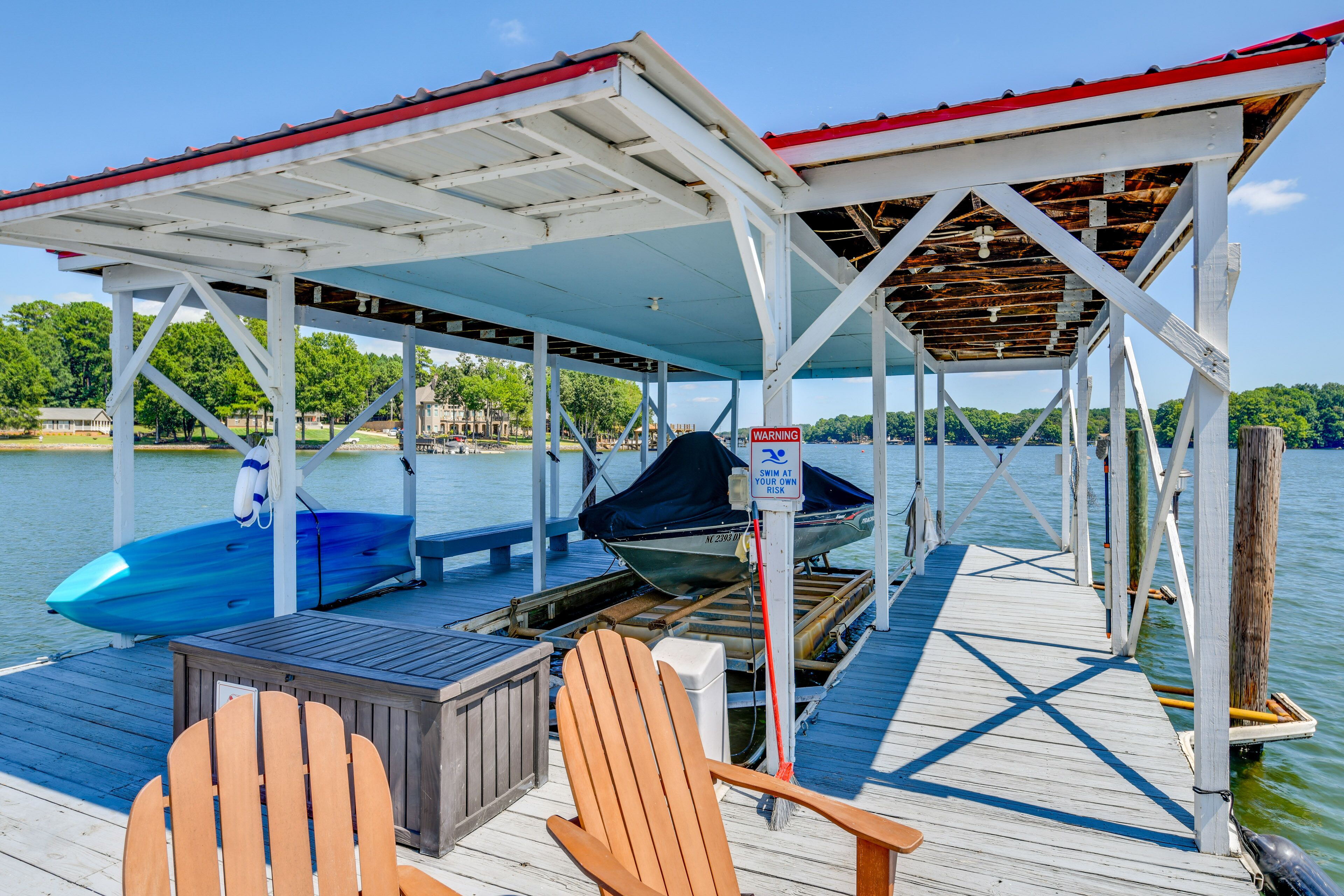 'skipper's Lighthouse' Retreat on Lake Norman