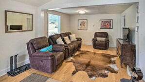 Cottage (2 Bedrooms) | Interior