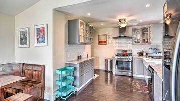 Cottage (2 Bedrooms) | Interior