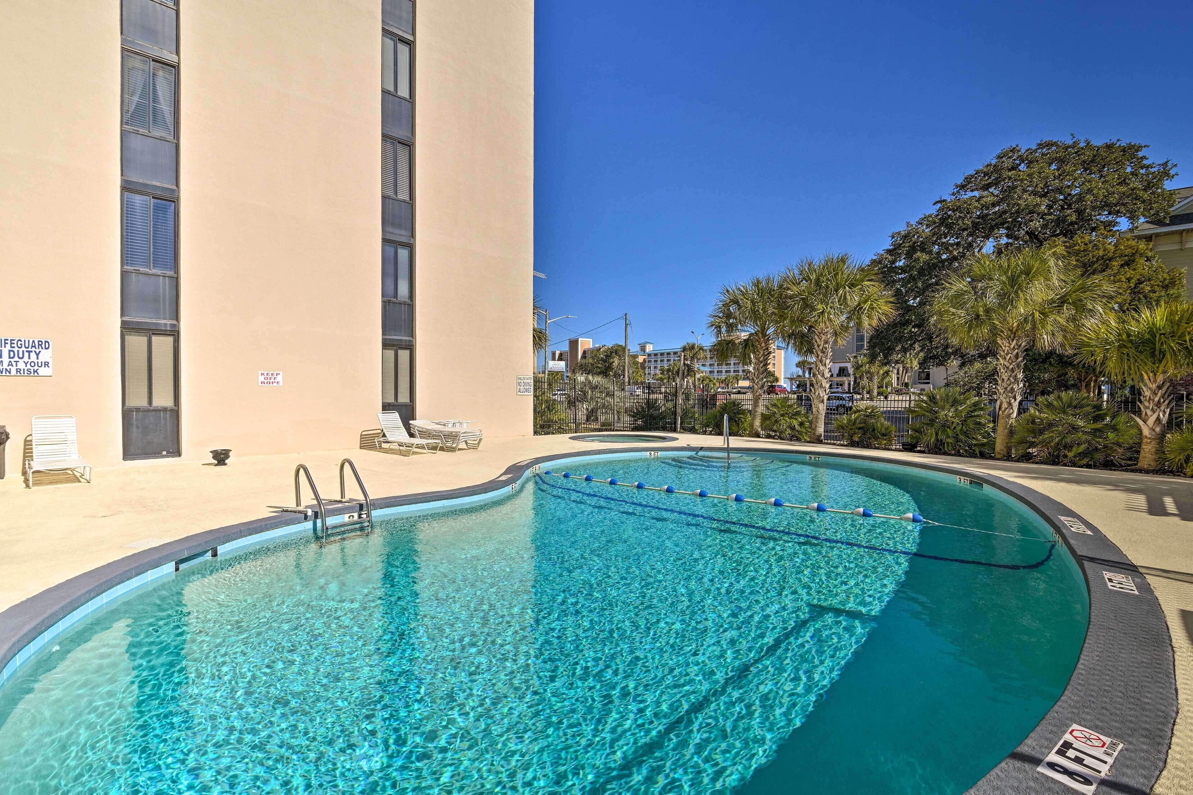 Retreat by Family Kingdom, 2 Blocks to Beach!