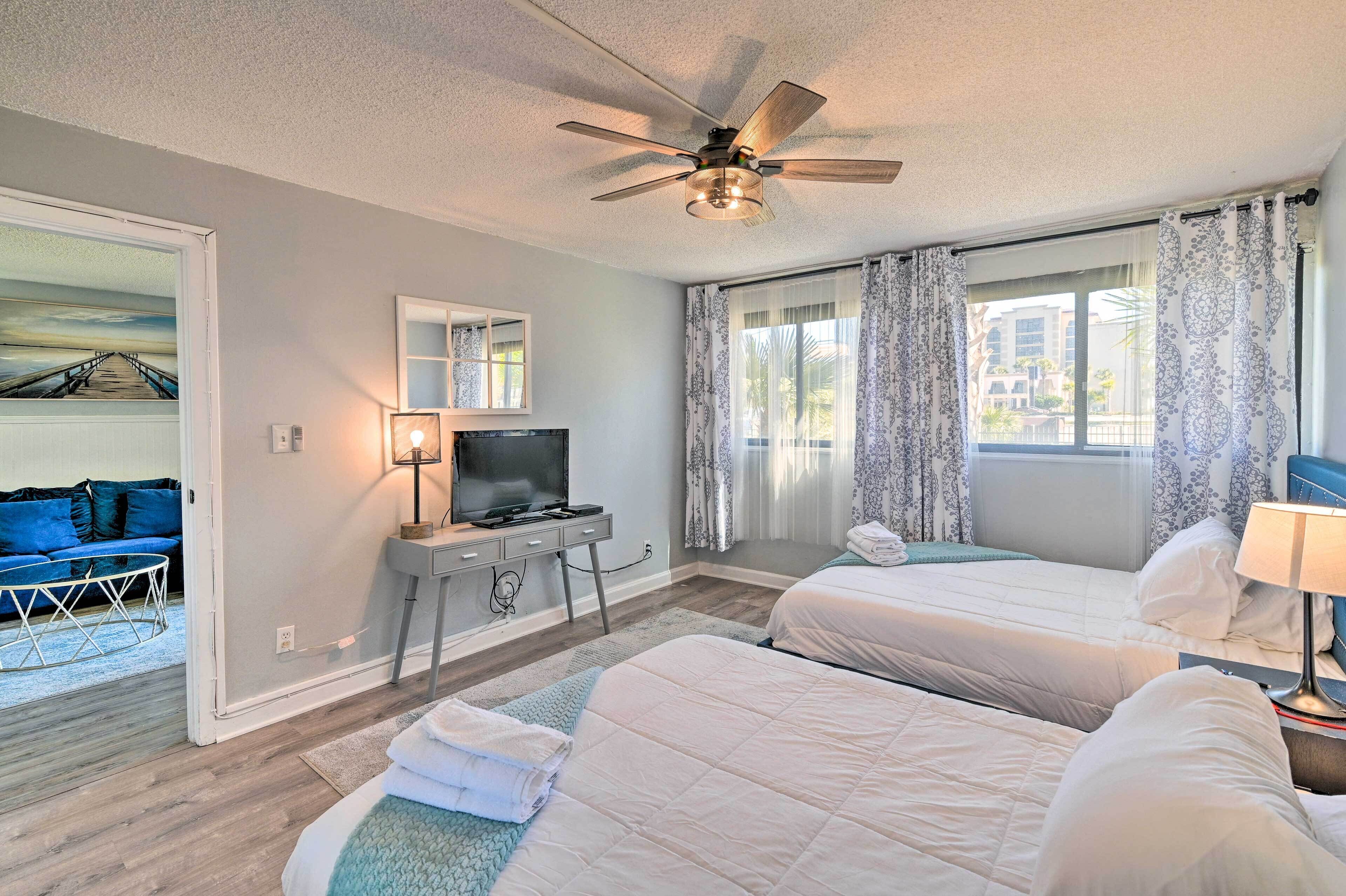 Retreat by Family Kingdom, 2 Blocks to Beach!