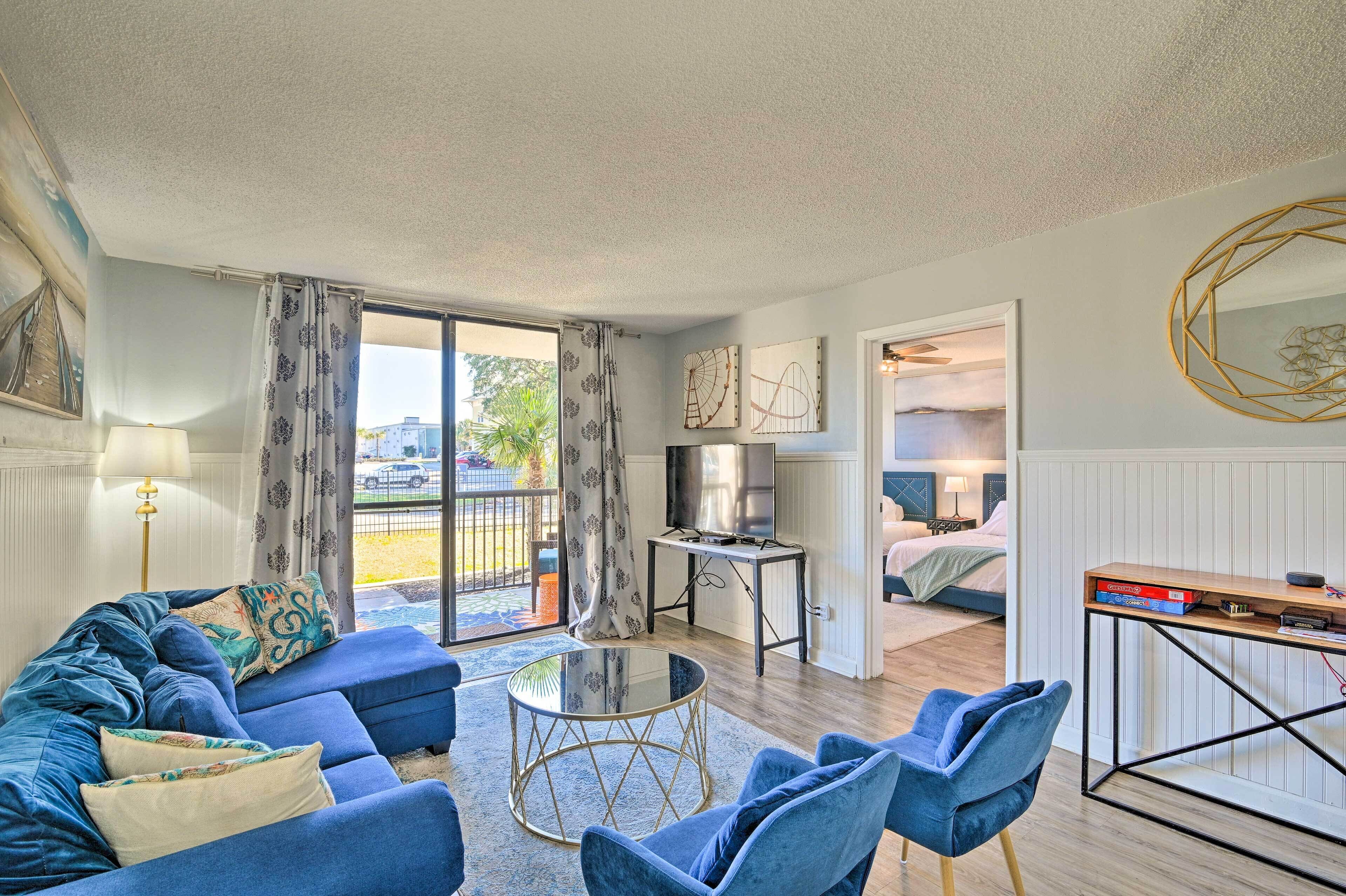 Retreat by Family Kingdom, 2 Blocks to Beach!