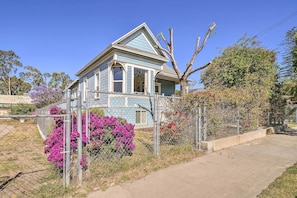 House (3 Bedrooms) | Interior - Charming Santa Paula Home - Walk to Downtown! (Santa Paula)