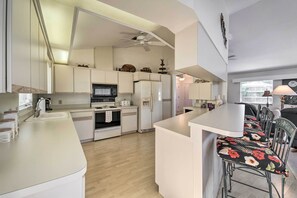 House (3 Bedrooms) | Interior - Canalfront Home w/ Private Dock - 5 Mi to Beaches! (Englewood)