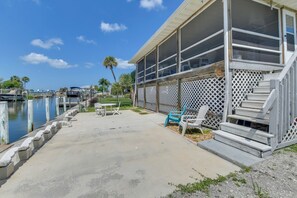 House (3 Bedrooms) | Interior - Canalfront Home w/ Private Dock - 5 Mi to Beaches! (Englewood)