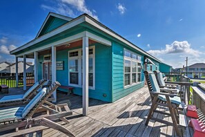 House (3 Bedrooms) | Interior - Walk to Crystal Beach: Coastal Home w/ Views! (Port Bolivar)