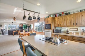Interior - Charming Sequim House w/ Olympic Peninsula Views! (Sequim)