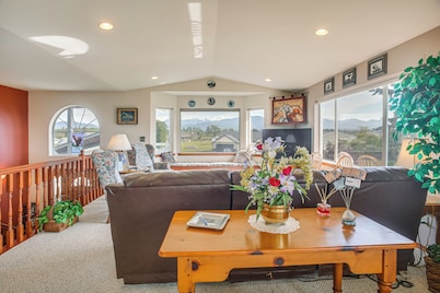 Charming Sequim House w/ Olympic Peninsula Views!