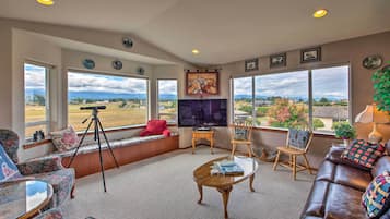 House (3 Bedrooms) | Front of property