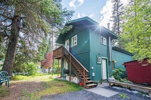 Apartment (0 Bedroom) | Interior - Seward Studio w/ Deck, Outdoor Dining & Mtn Views! (Seward)
