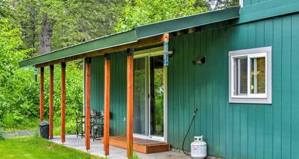 Seward Studio w/ Deck, Outdoor Dining & Mtn Views!