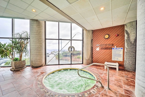 3 Mi to Sugar Mtn Resort! Family Escape w/ Balcony