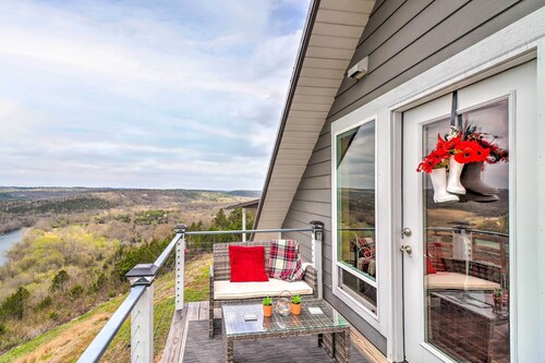 Rustic Norfork Studio w/ Million Dollar View!