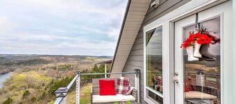 Rustic Norfork Studio w/ Million Dollar View!