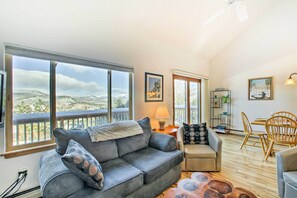 Apartment (3 Bedrooms) | Interior - 3 Mi to Attitash Resort: Condo w/ Mtn Views! (Bartlett)