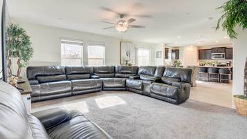 House (4 Bedrooms) | Interior