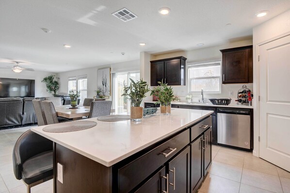 House (4 Bedrooms) | Interior