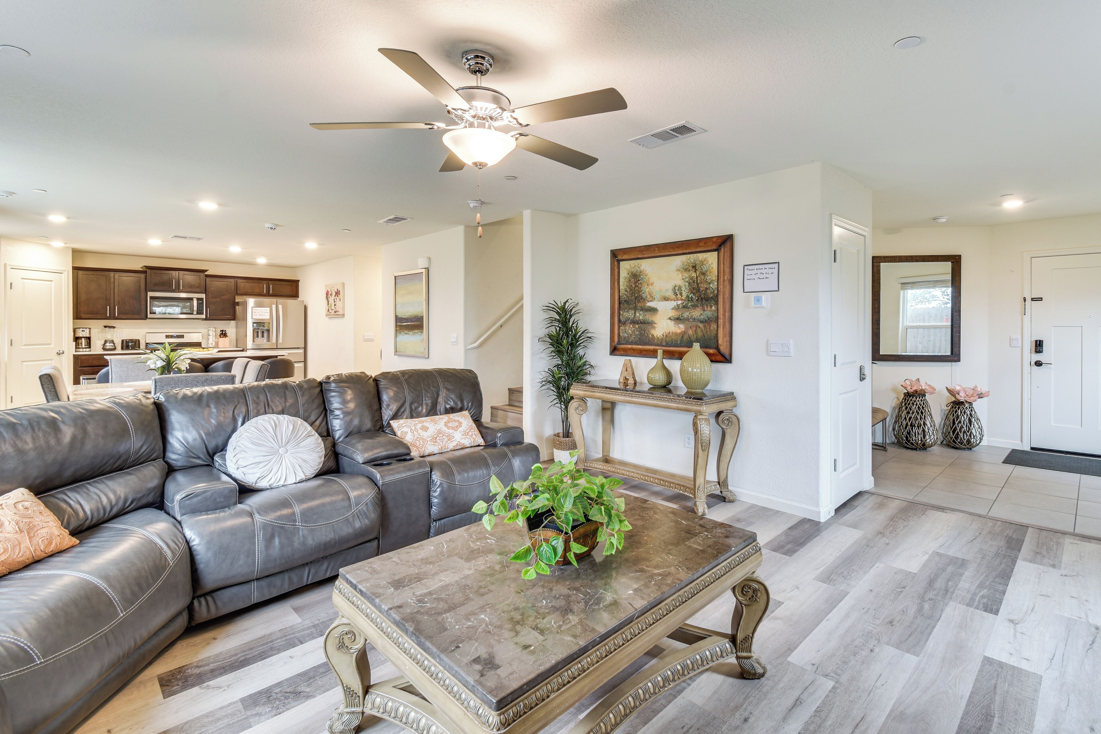 المنشأة من الداخل