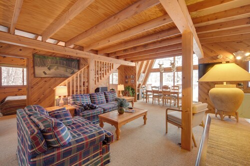 Waterfront Nelson Lake Cabin w/ Boat Dock!