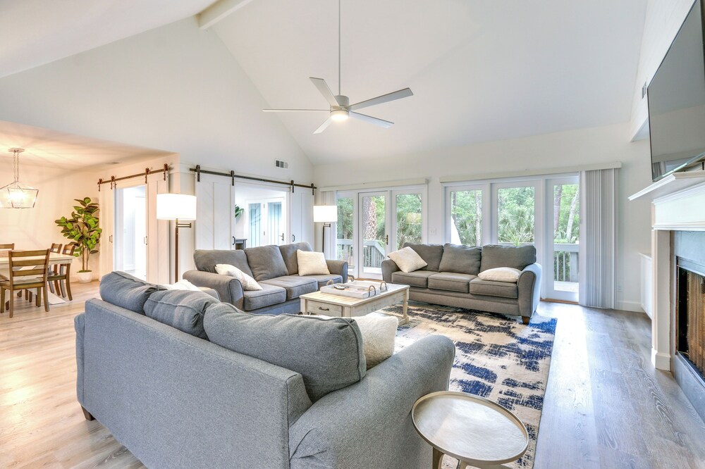 Sleek Palmetto Dunes Home: Golf, Dine, & Swim