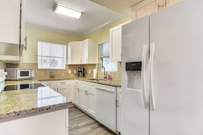 Apartment (0 Bedroom) | Interior - Unit 3 Blocks Gulf to Beaches Historical Museum! (St. Pete Beach)