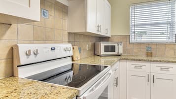 Apartment (0 Bedroom) | Interior