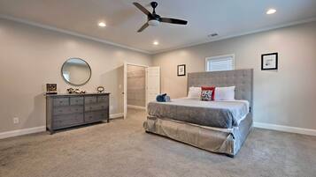 House (5 Bedrooms) | Interior