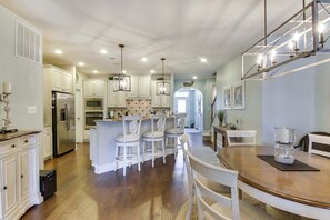 House (5 Bedrooms) | Interior - Shuttle to Beach: Ocean View Home w/ Patio (Ocean View)